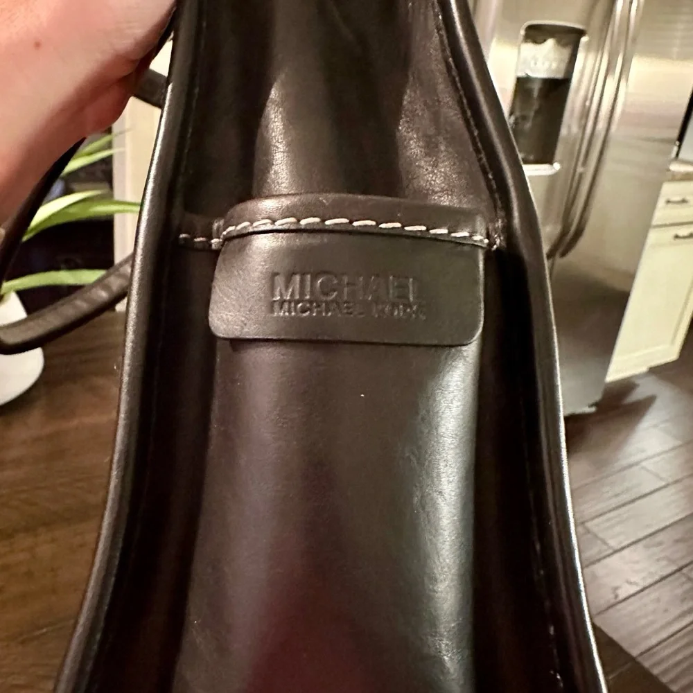 LIKE‎ NEW!! Michael Kors Black Aviator Tote - Picture 7 of 15